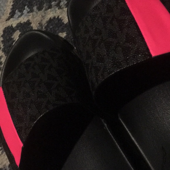 Never worn Michael kors slides - Picture 3 of 3